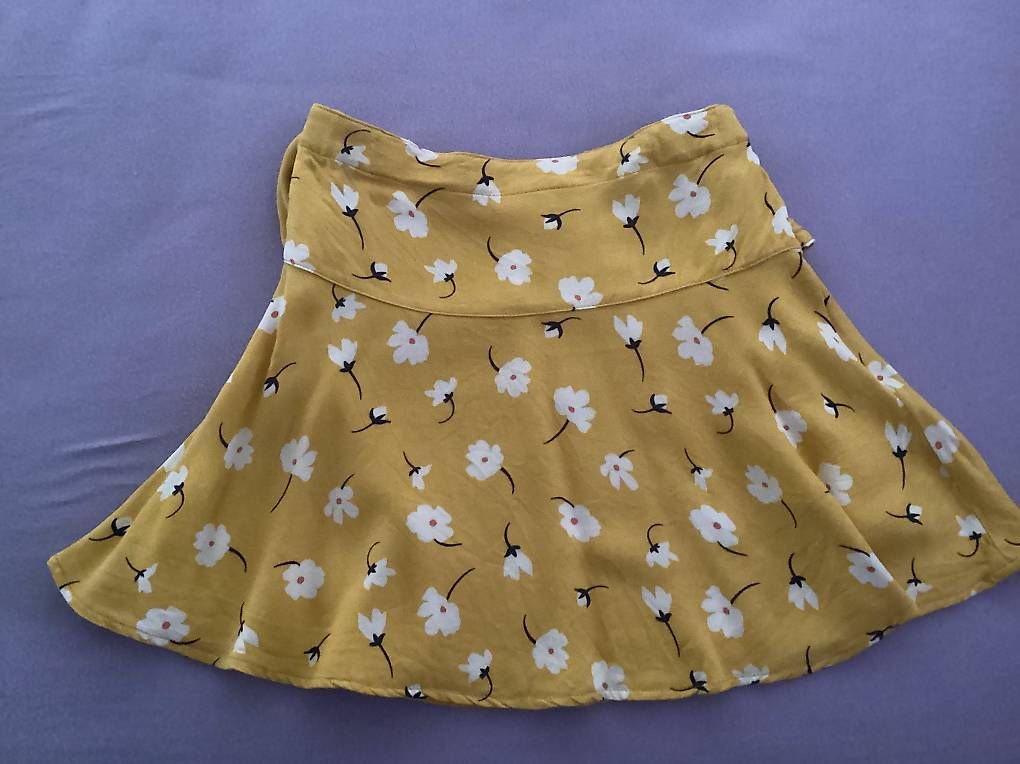 Vestiti & Gonne: Trois jupes comme neuve taille 128  – Usato da Petit-Lancy venduto da geo_q6f7 1