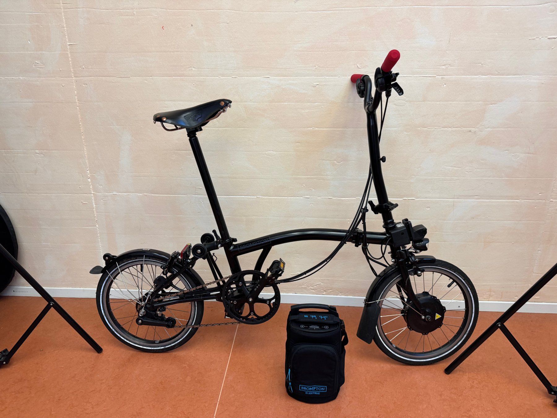 Brompton Biciclette: Brompton C Line Electric Faltvelo – Usato da Bern venduto da Okeanos