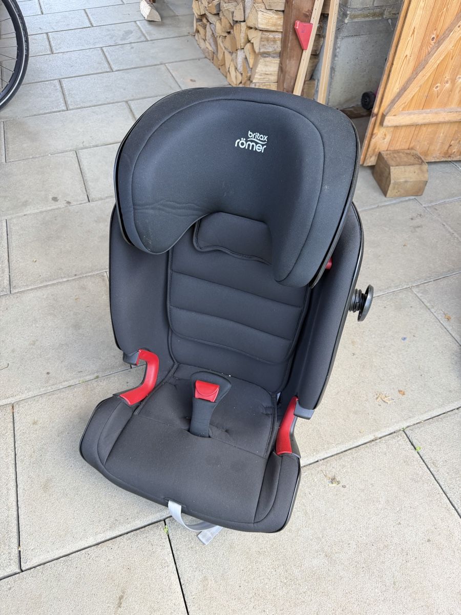 Britax Römer Seggiolini per auto: BRITAX RÖMER Advansafix IV R – Usato da Winterthur venduto da oberon6x