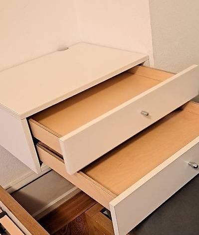 Comodini: Nachttischmöbel mit 2 Schubladen – Usato da Allschwil venduto da Irondan59 1