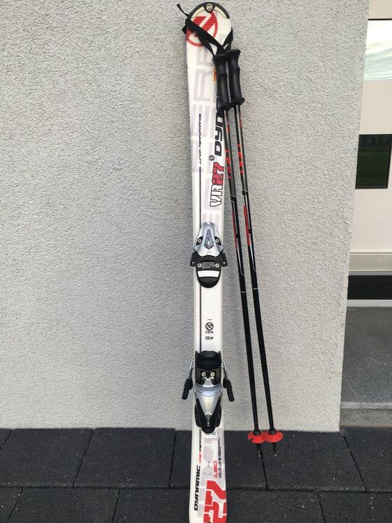 Miniatur-Snowboards Mit Skistöcken – Rote Schneesport-Deko Für Weihnachtswichtel & Winter-Dekoration