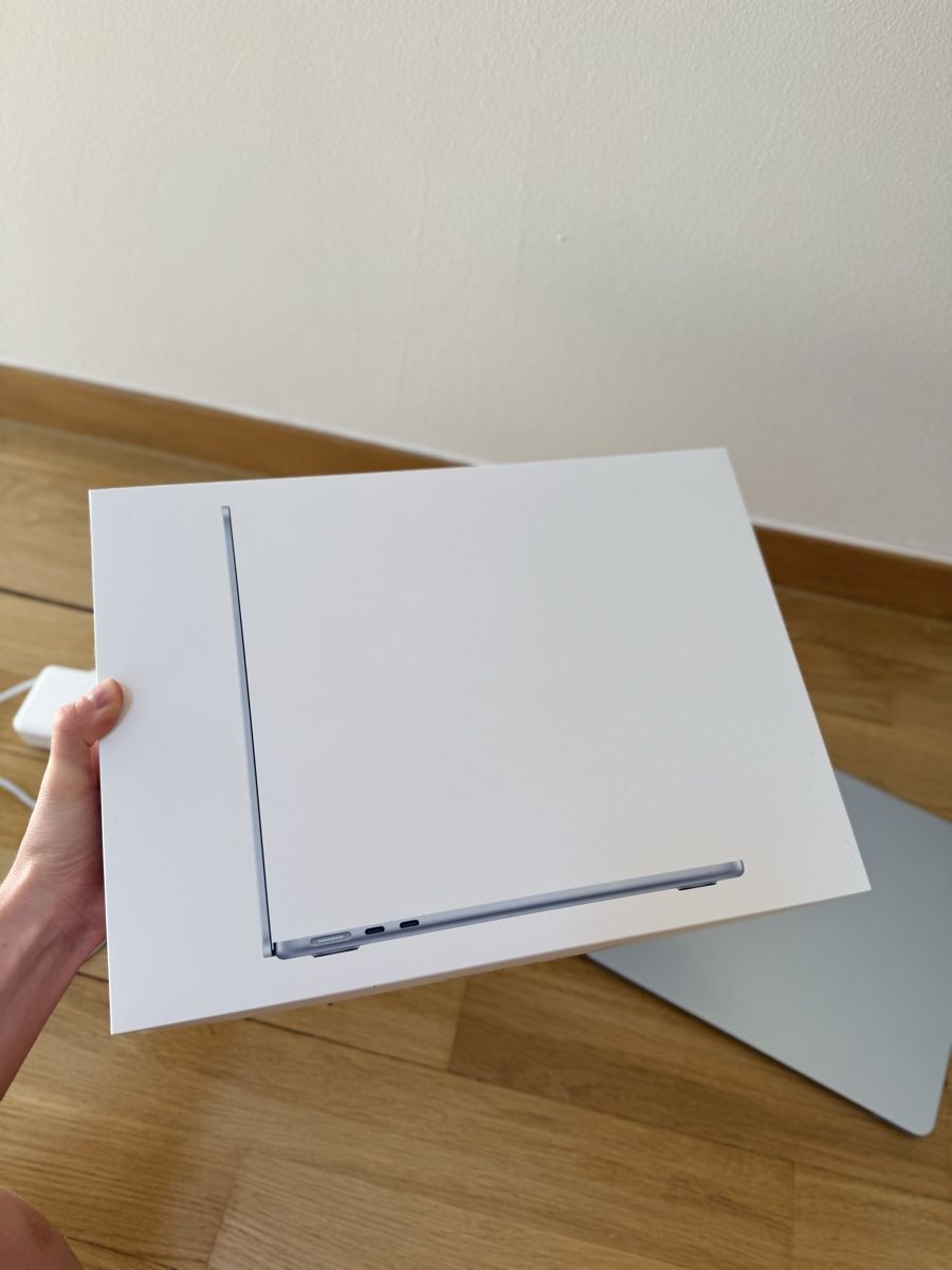 Apple Notebook: MacBook Air M4 16Go 2025 – Nuovo (secondo la descrizione) da Genève venduto da Oleksandr_01 1