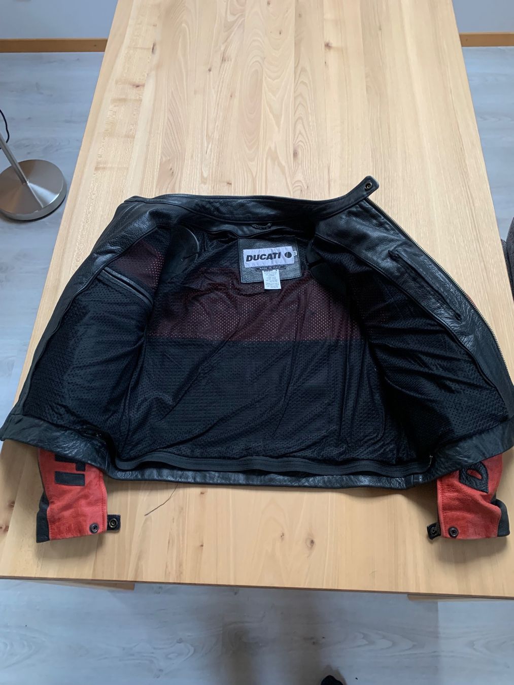 Ducati Giacche: Motorrad Leder DamenJacke Abholung oder Versand – Nuovo (secondo la descrizione) da Steinen venduto da Firehorse66 2