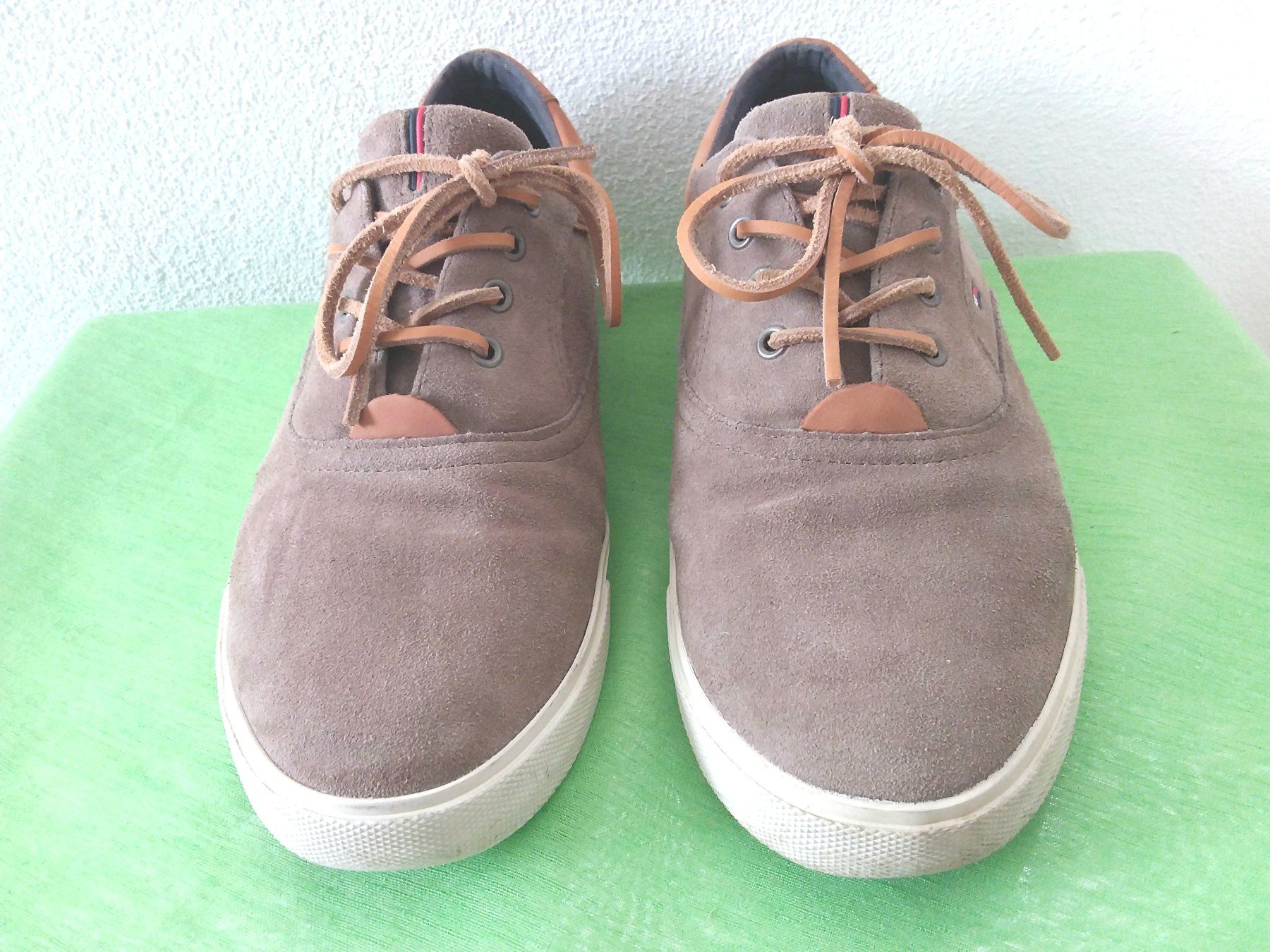 Tommy Hilfiger Scarpe da uomo: TOMMY HILFIGER, Schnürschuh, Wildleder, Gr 45 – Usato da Uitikon Waldegg venduto da Risibisi7 2
