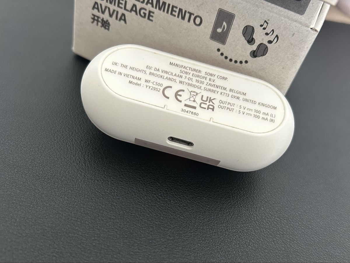Sony Cuffie: Écouteurs sans fil Sony – Usato da Neuchâtel venduto da mey_gx5m 5