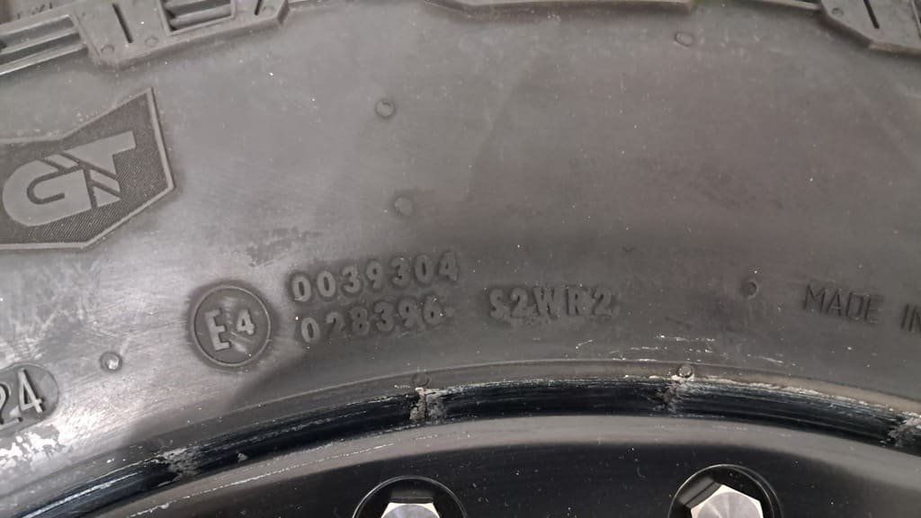 Mercedes-Benz Pneus & Kompletträder: Radsatz MB Sprinter 903 kurzer Radstand inkl. Schrauben – Gebraucht aus Alpnach-Dorf von Hess-Automobile 6