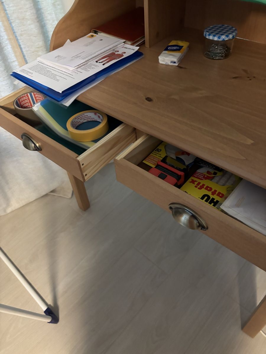 Bureaux: Sekretär wenige Monate alt – D'occasion à Neunkirch par Dama0 1
