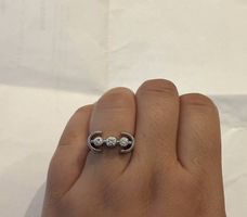 Wunderschöner Weissgoldring mit drei Brillanten Gr.14