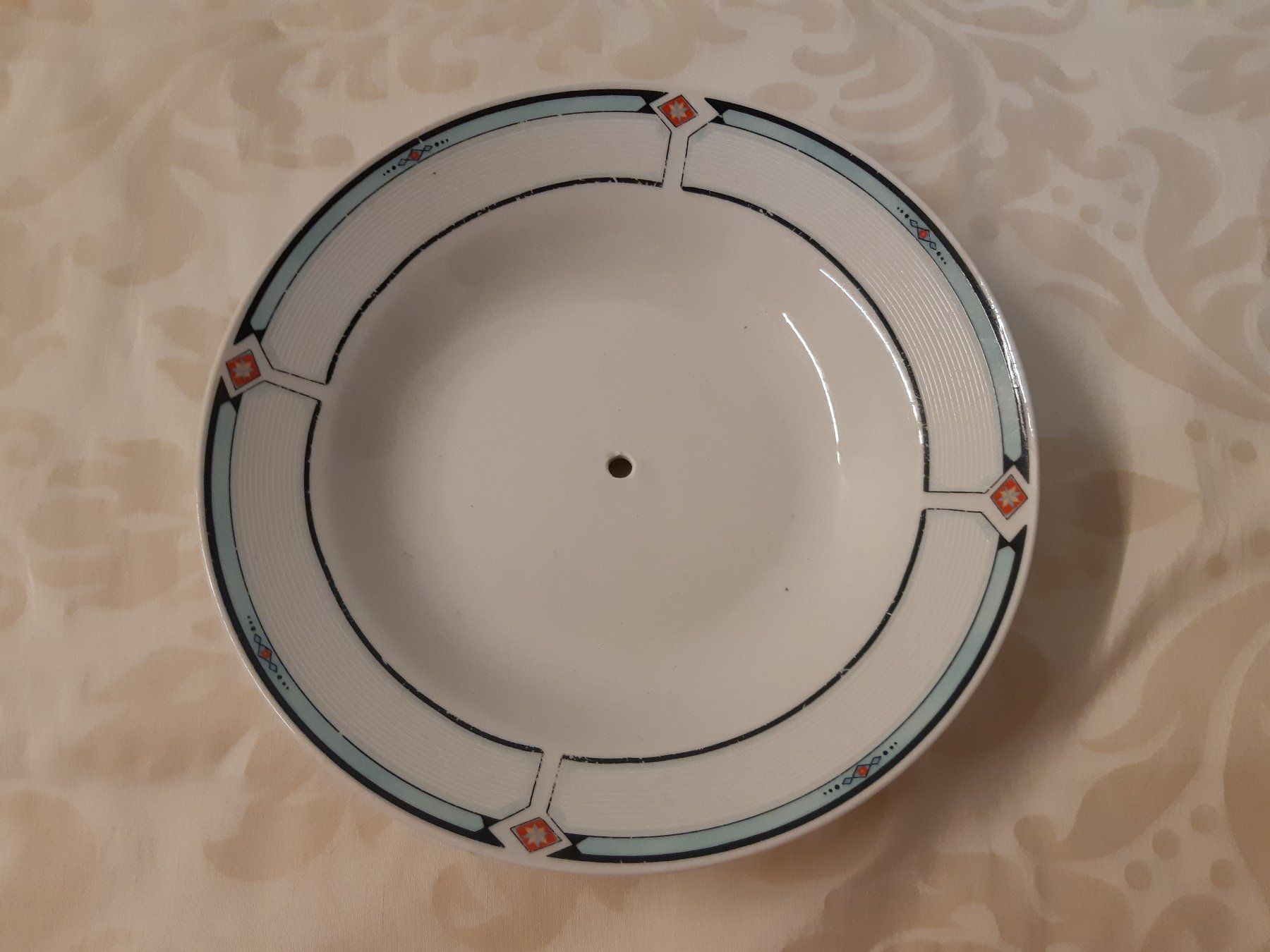 Piatti di portata: verschiene farbige Etagere – Usato da Studen SZ venduto da Handwerkstatt9698 1