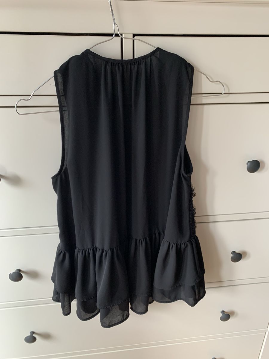 Zara Top: Black Ruffle Top - XS – Usato da Zug venduto da digalvao 2