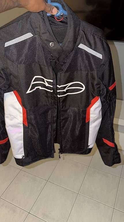Giacche: giacca+ casco moto trattabili – Nuovo e nell'imballaggio originale da Biasca venduto da ani_hgk8