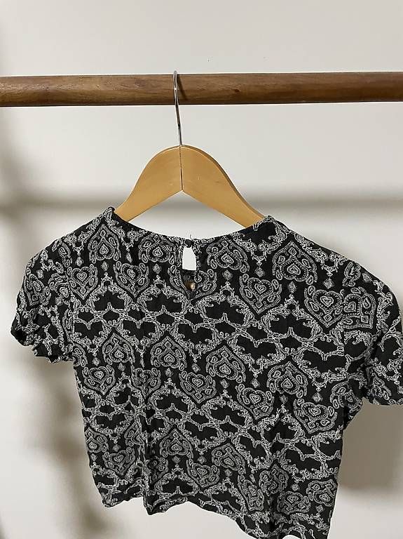 Top: Crop Top – Usato da Zürich venduto da maederja 1
