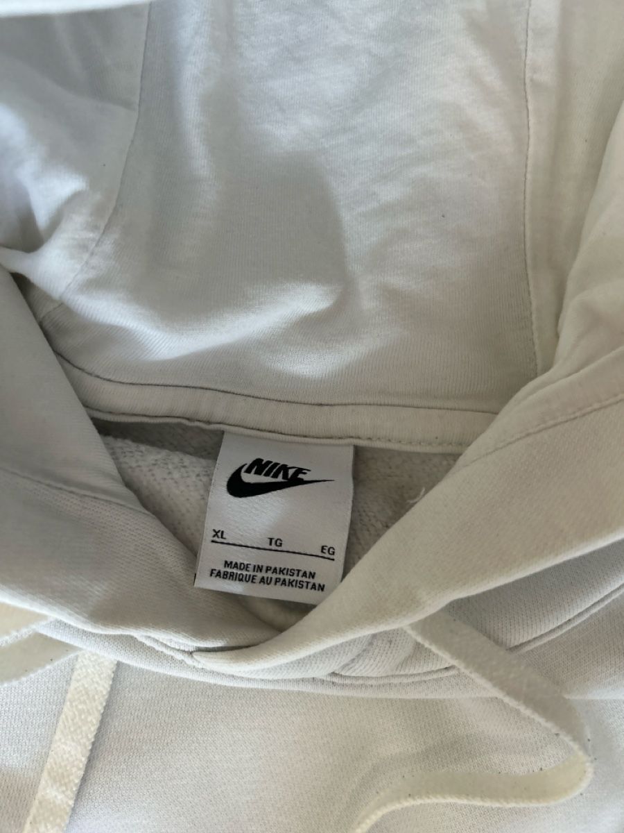 Nike Pullover & Sweatshirts: Nike Pullover Weiss – Gebraucht aus Pratteln von Winpet 1