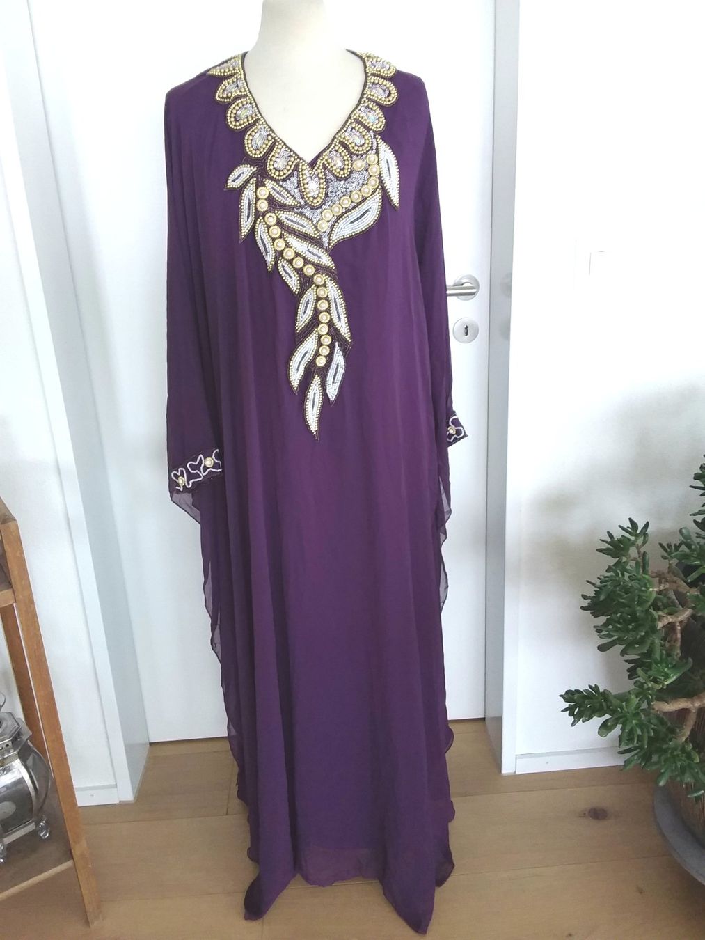 Vestiti: Wunderschöner bestickter Kaftan – Usato da Immensee venduto da Btrutmann