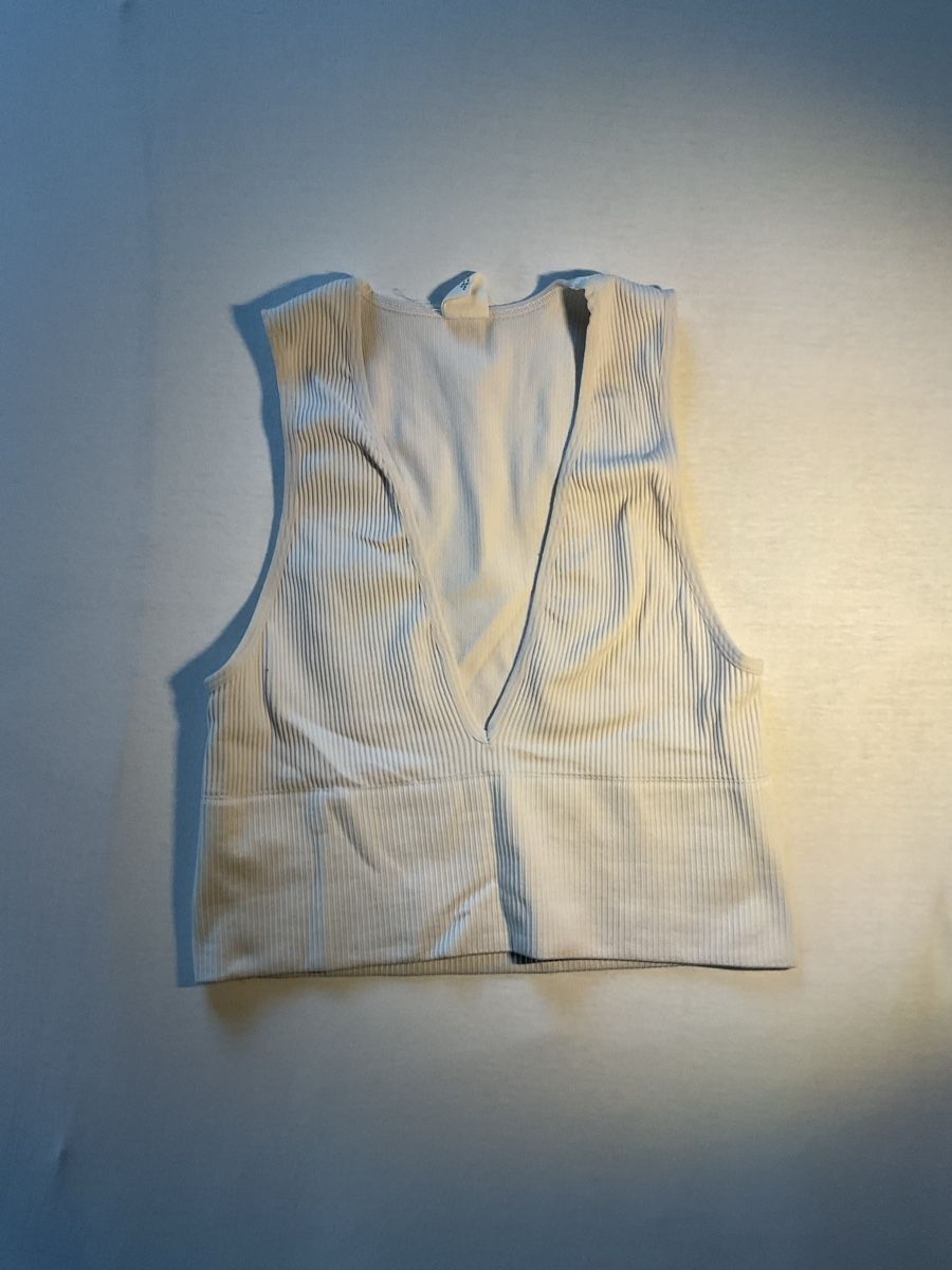 Urban Outfitters Top: Urban Outfitters Top – Usato da Brütten venduto da del_sx5m