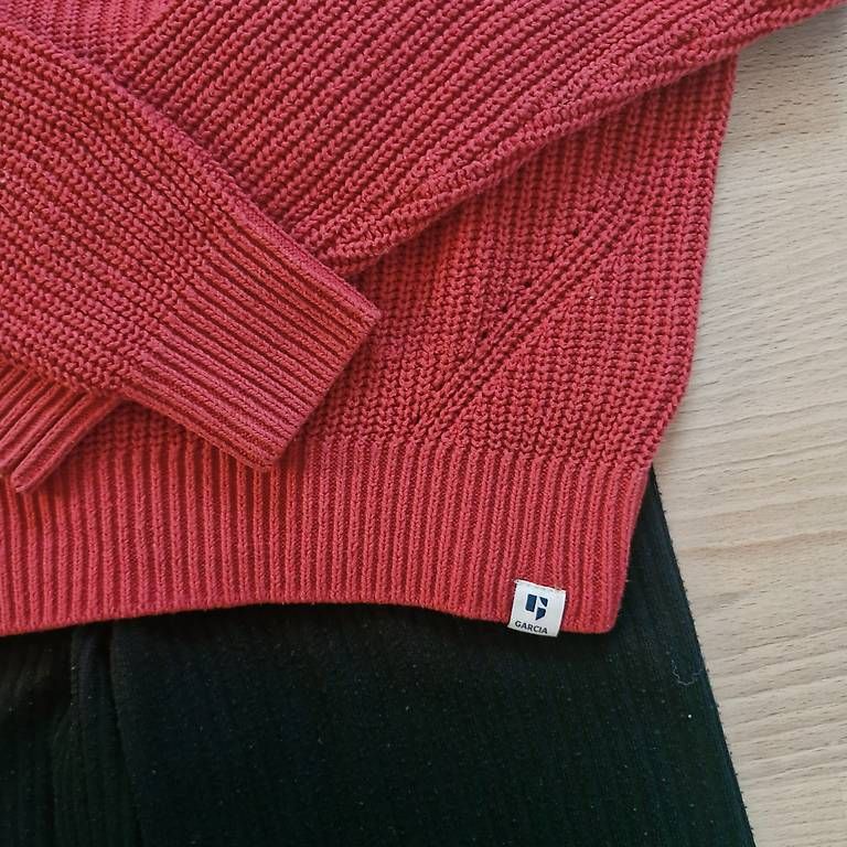 Kleiderpakete & -sets: Hose Wide Leg &  Pullover Garcia 146 – Gebraucht aus Schaffhausen von Jakarila 1