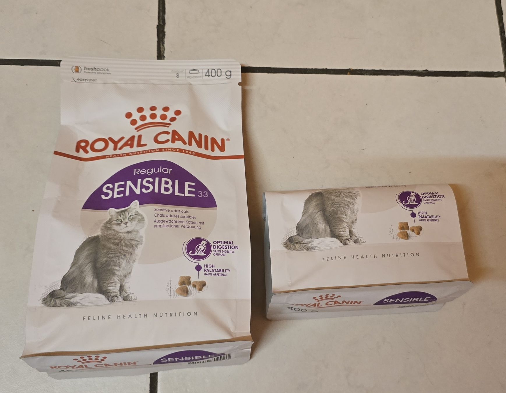 Mangimi: Royal Canin Sensible 33 Katzenfutter 400g + 259g  – Usato da Hüttikon venduto da Sybille91