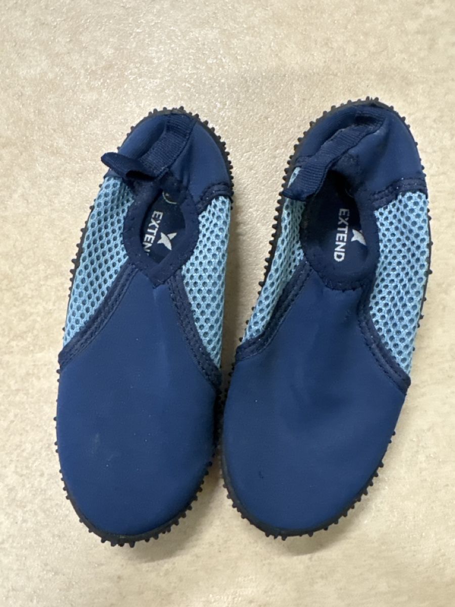 Chaussures hommes: Badeschuhe Extend Grösse 27/28 blau – D'occasion à Mülligen par Stalagmit