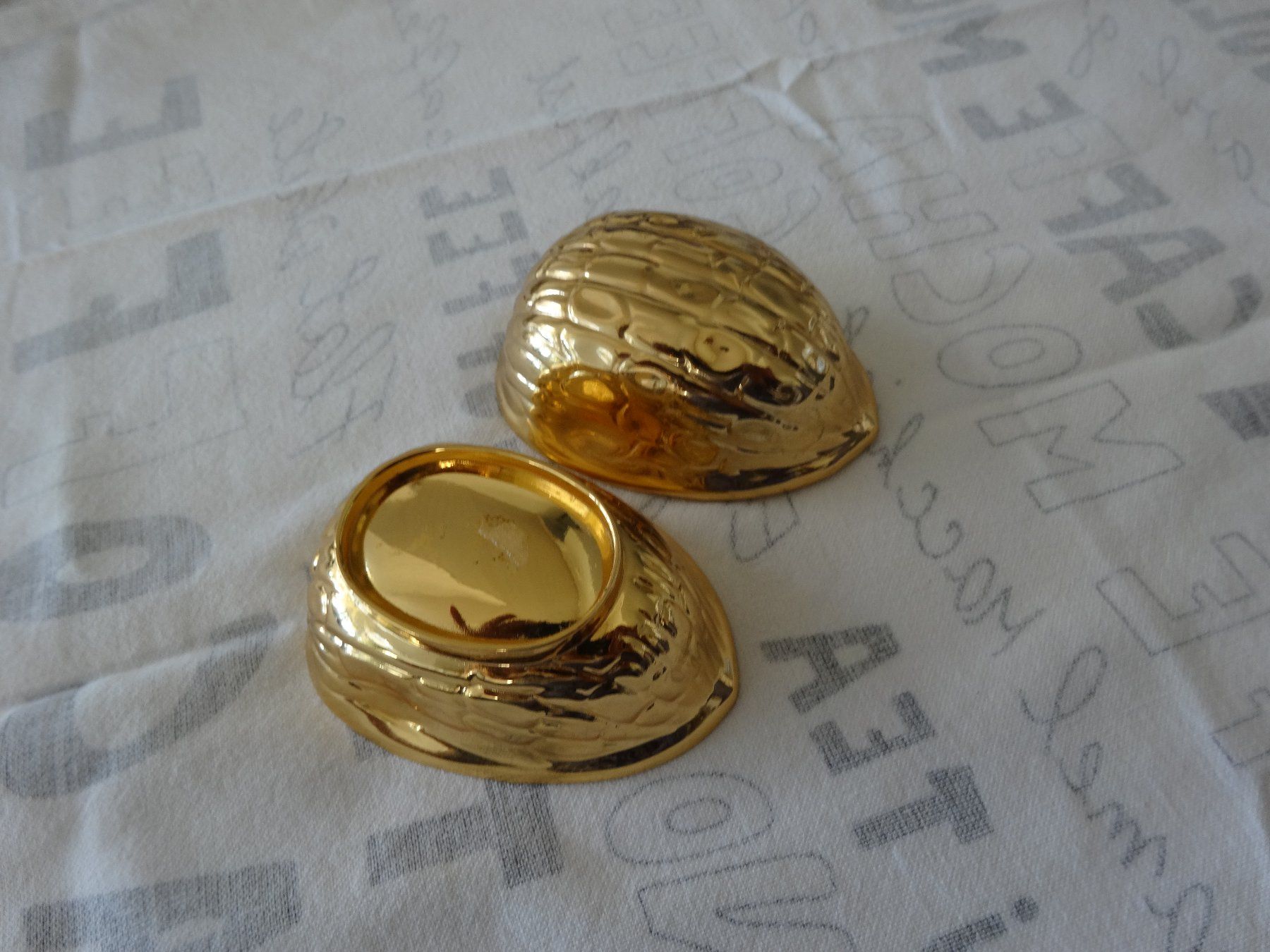 Toutes les décorations: Nussschatulle Goldfarbig – D'occasion à Neerach par jenny062 3
