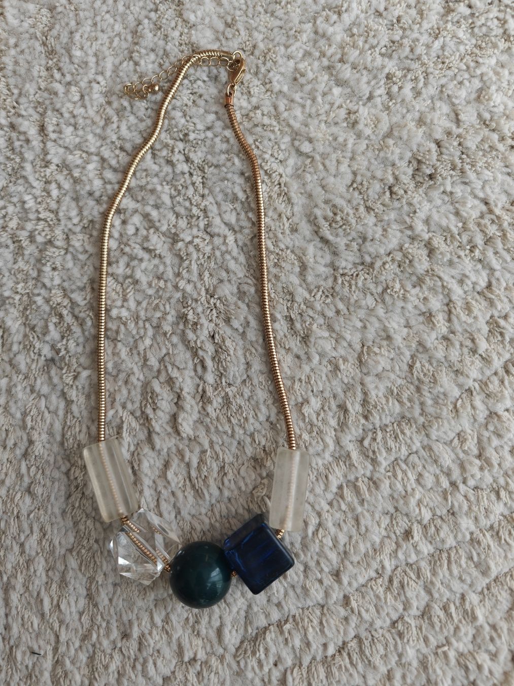 H&M Catenine: Collier H&M avec des grosses perles – Nuovo (secondo la descrizione) da Longirod venduto da DigiSmart
