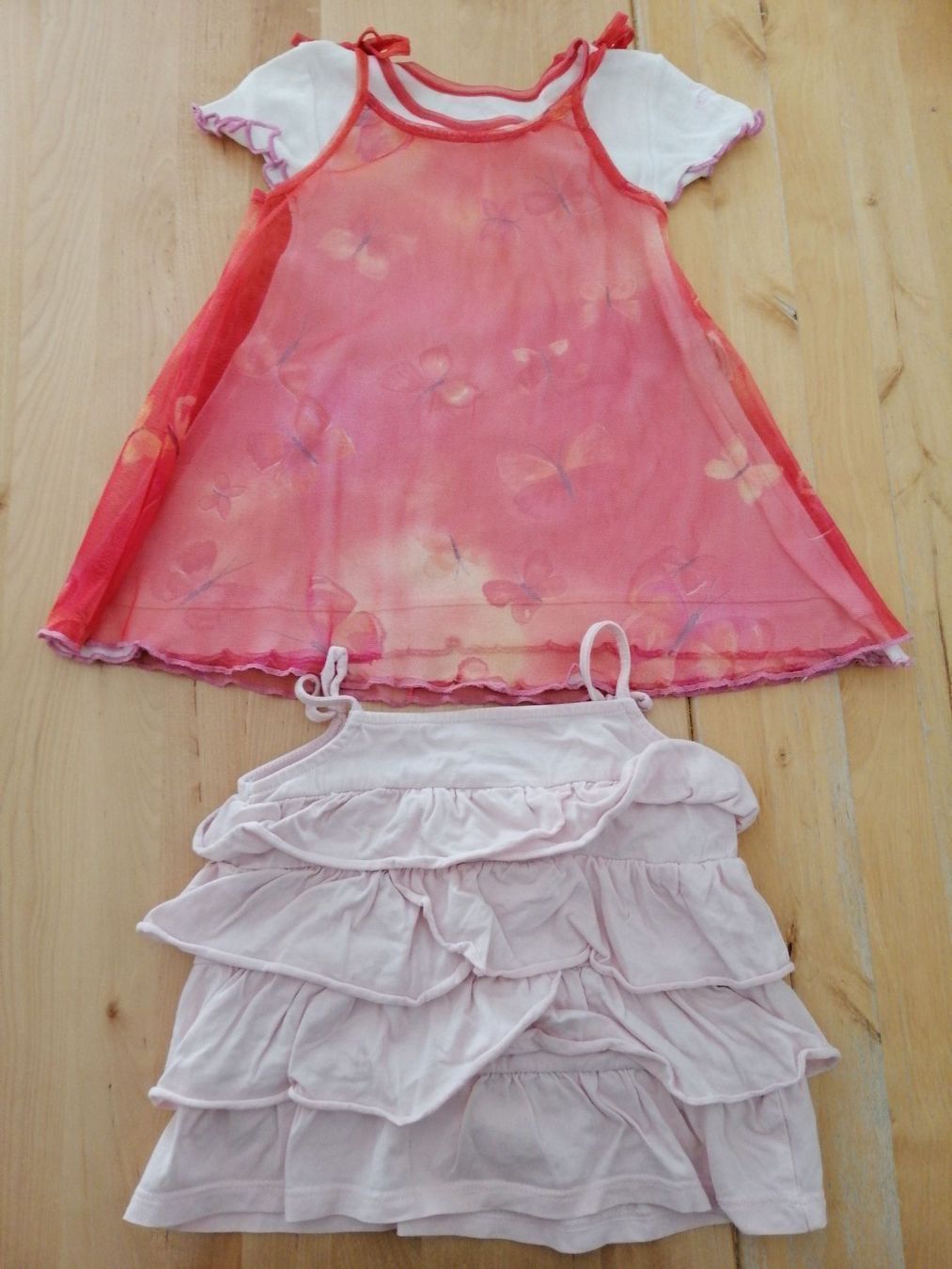 Camicette, T-shirt & Top: 1 lot de 2 tops taille 92 – Usato da Attalens venduto da frakimir