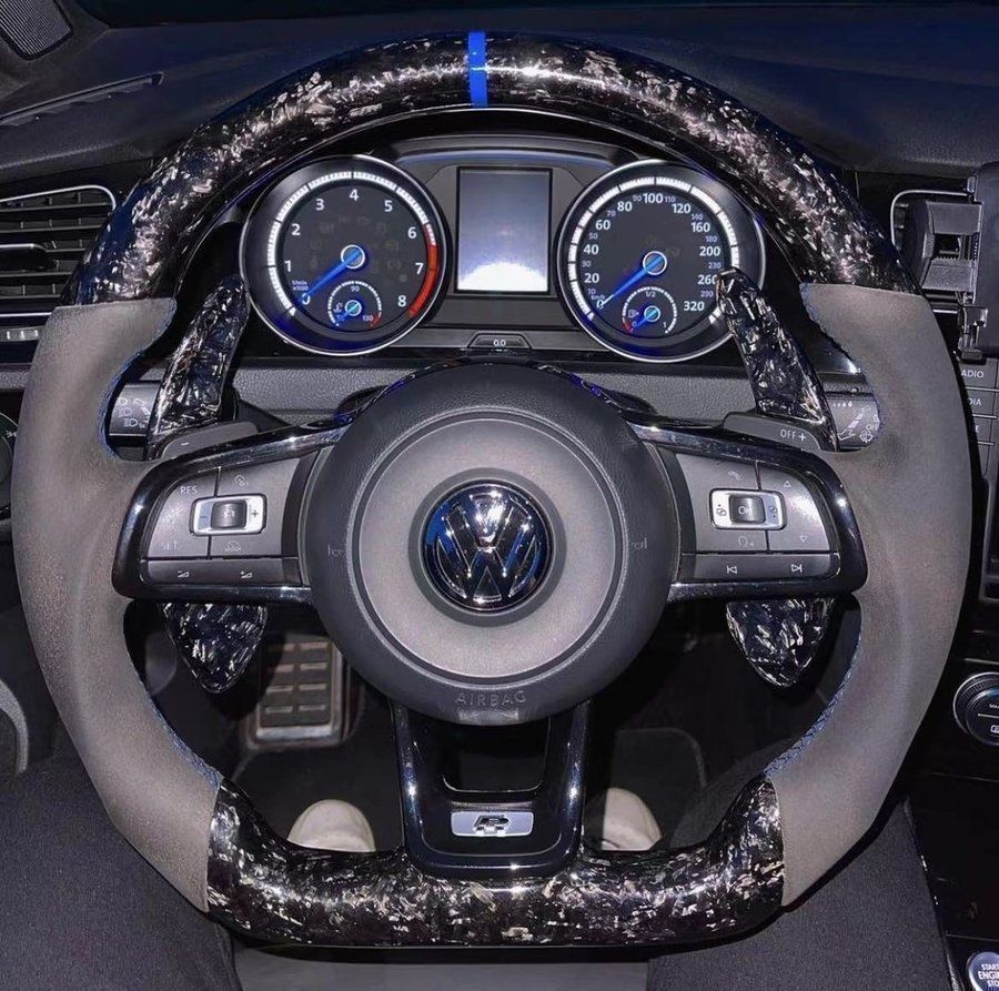 Tutti pezzi di ricambio auto: VW Golf 7/7.5 Forged Carbon Lenkrad – Nuovo e nell'imballaggio originale da Volketswil venduto da Willis_Autoteile 4