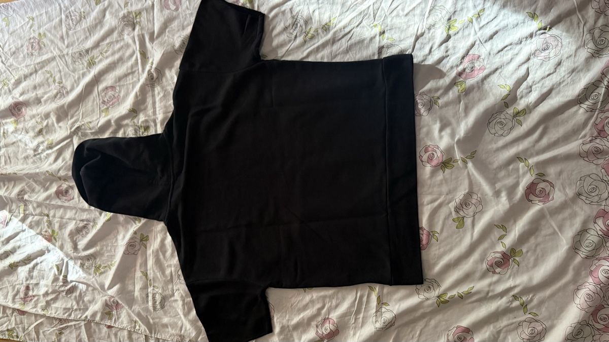Pulls & Sweat-shirts: Sweat à capuche sans manches  – D'occasion à Biel/Bienne par glaewynnshop 2