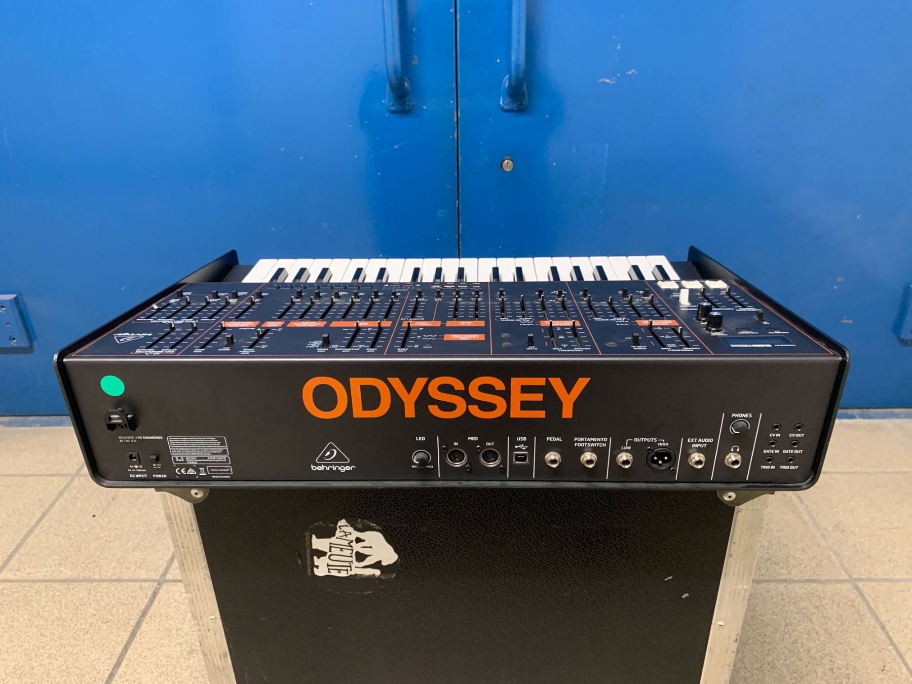 Behringer Strumenti musicali: Behringer Odyssey Analog Synthesizer – Nuovo (secondo la descrizione) da Bern venduto da cece. 2