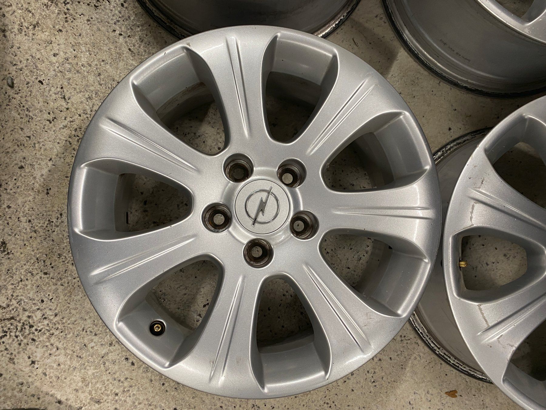 Opel Cerchioni: Opel Alufelgen 16" – Usato da Gersau venduto da Seegar 4
