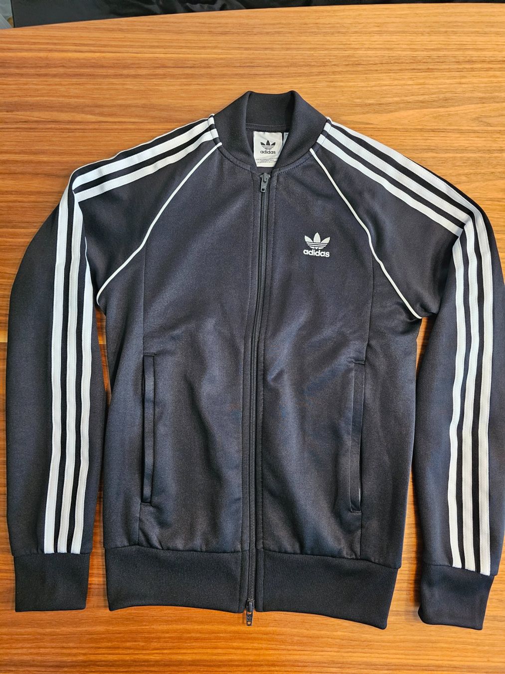 Adidas Giacche: Adidas Jacke Gr. XS – Usato da Wildegg venduto da ANTWACH 1