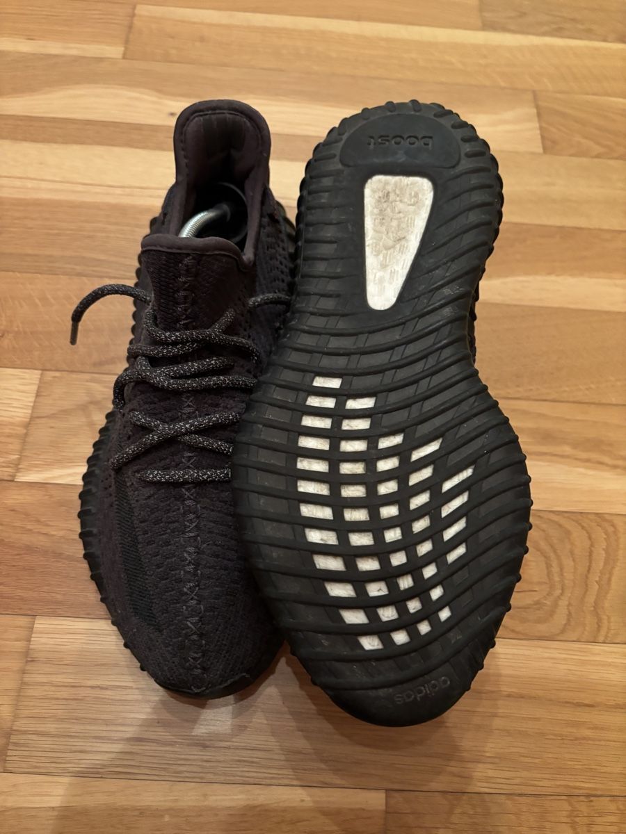 Scarpe da uomo: Adidas Yeezy Boost 350 v2 black – Usato da Sargans venduto da ced_vh8n 3