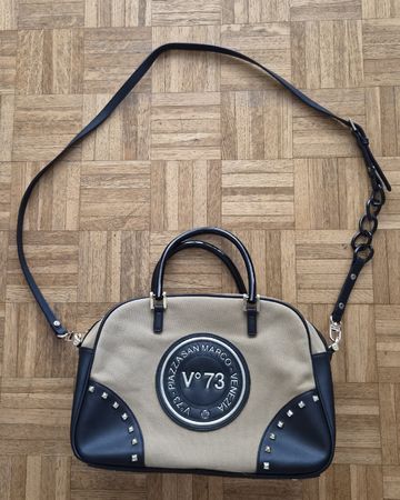 Handtasche