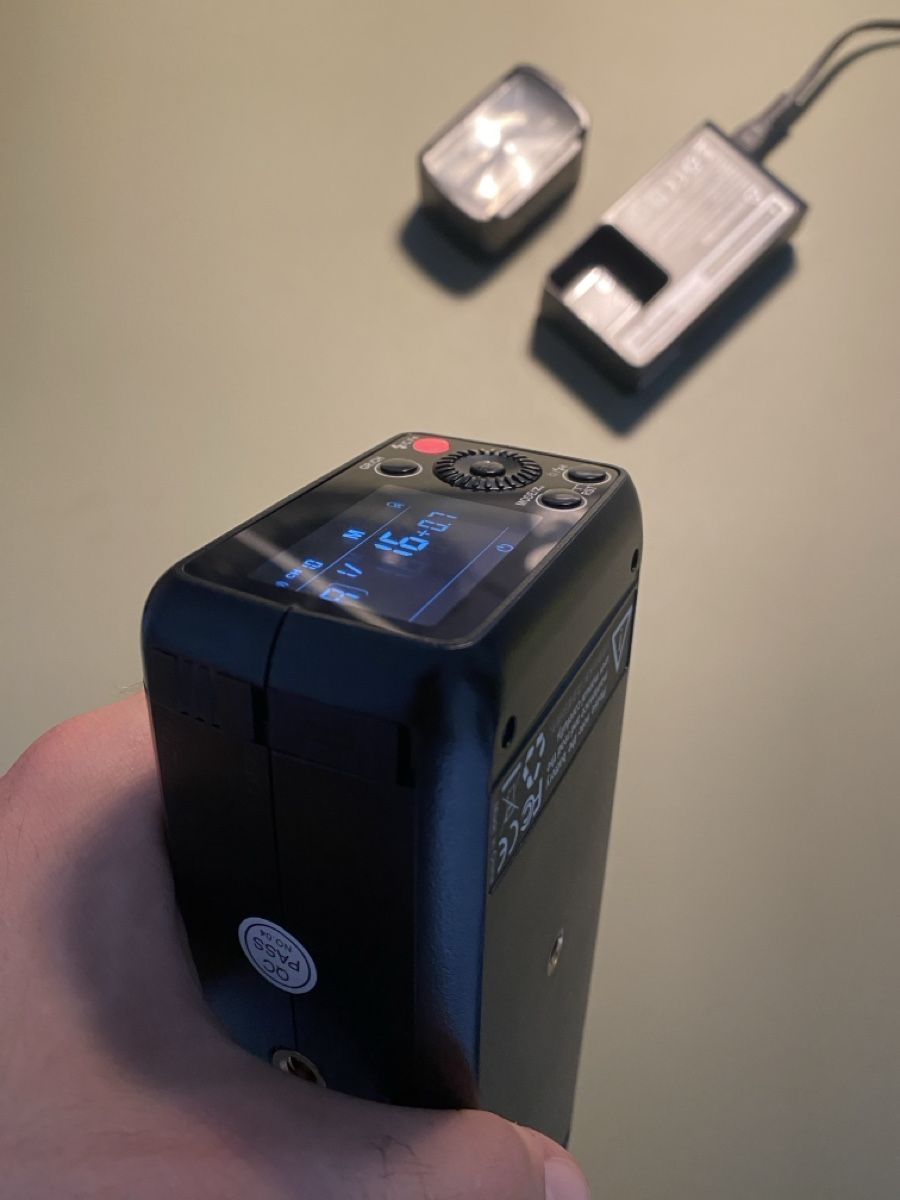 Godox Blitze: Godox Witstro AD200 flash with two heads – Neu (gemäss Beschreibung) aus Zürich von Kilian_S. 1
