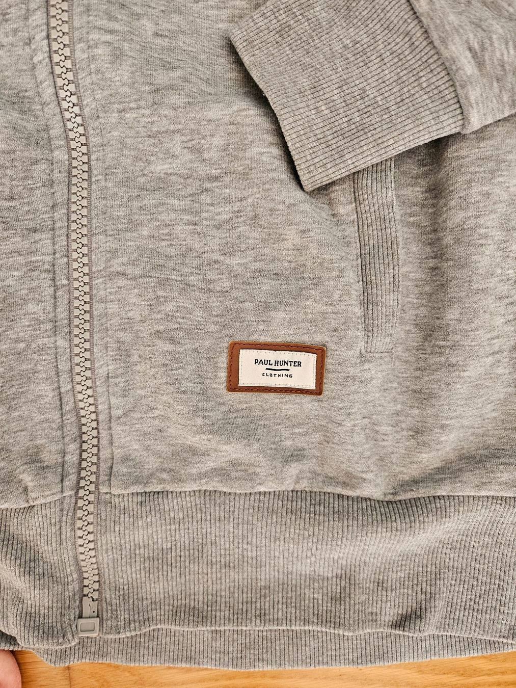 Maglioni & Felpe: Kapuzenpullover Paul Hunter grau Grösse L – Usato da Liestal venduto da corneb 1