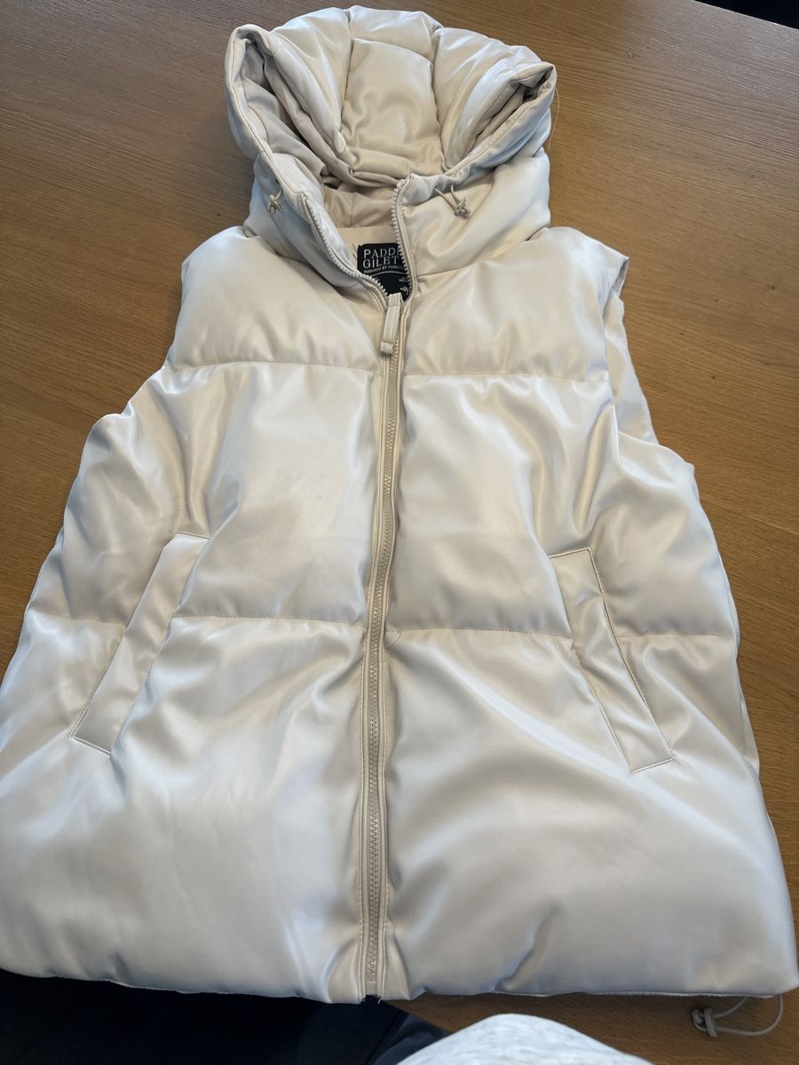 Stradivarius Gilet & Giacche senza maniche: Stradivarius Steppweste in Creme, Gr. L – Usato da Diepoldsau venduto da Sonne14