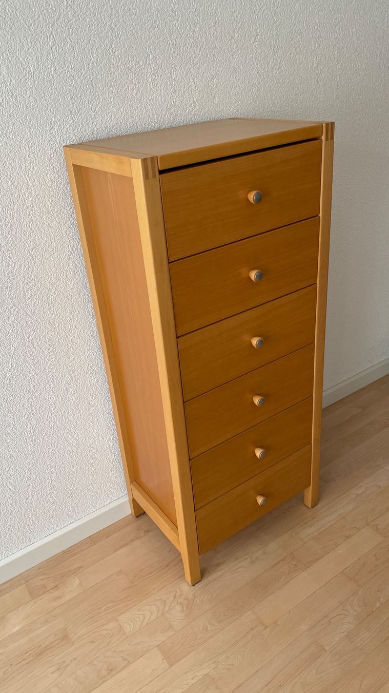 Cassettiere: Kommode mit 6 Schubladen, Buchenholz. – Usato da Thun venduto da and_275y 2