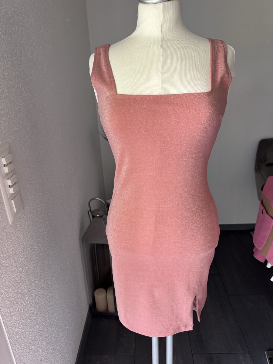 Kleider: Kleid FOREVER 21 rosa Grösse S  – Neu (gemäss Beschreibung) aus Olten von bir_k96n