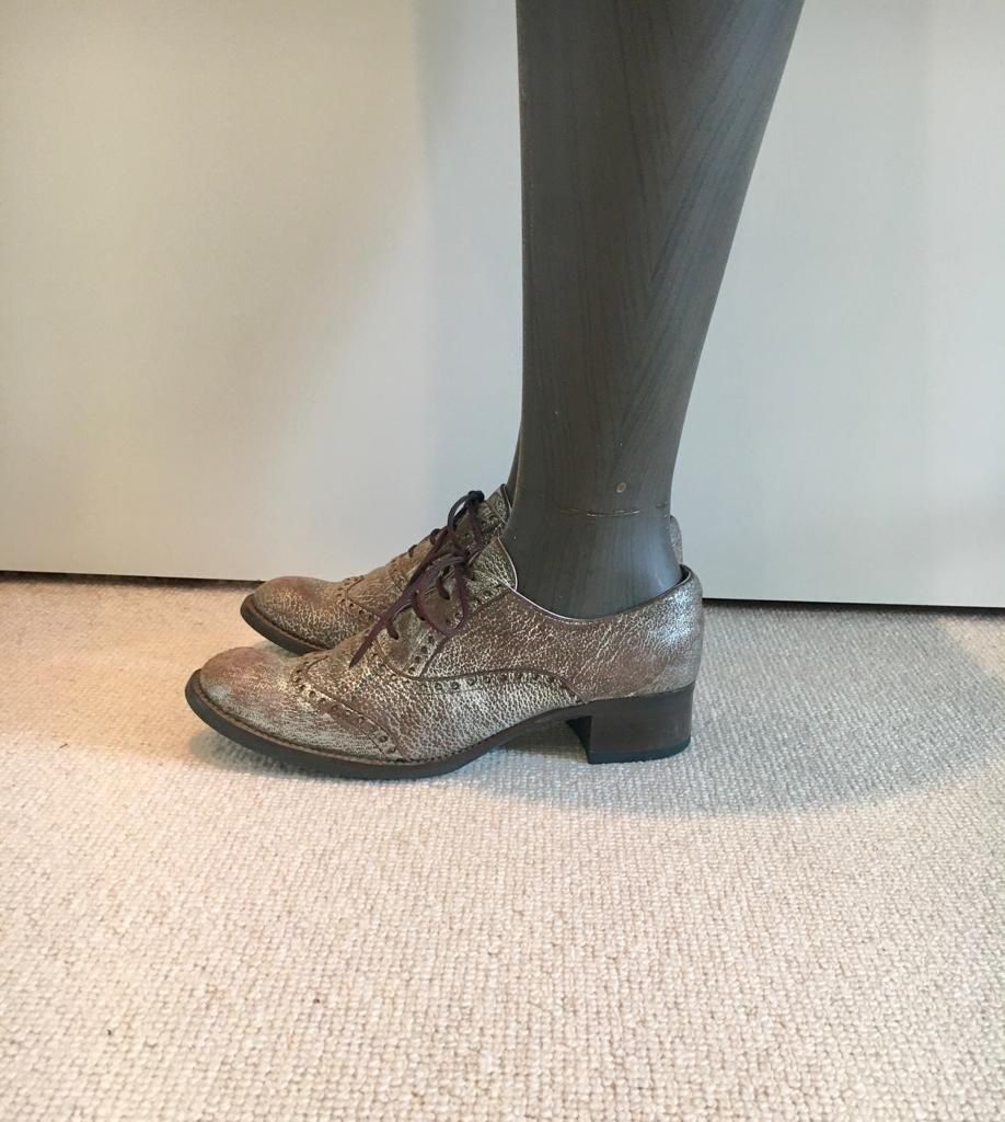 Maliparmi Damenschuhe: Maliparmi Schuhe, Gr 37 1/2, Leder, Silber/grau – Gebraucht aus Dornach von Snow54 1