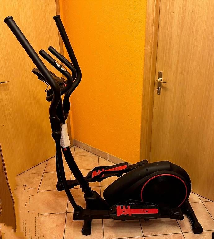 Hometrainer: Vélo elliptique Hammer – Usato da Les Geneveys-sur-Coffrane venduto da Petchu