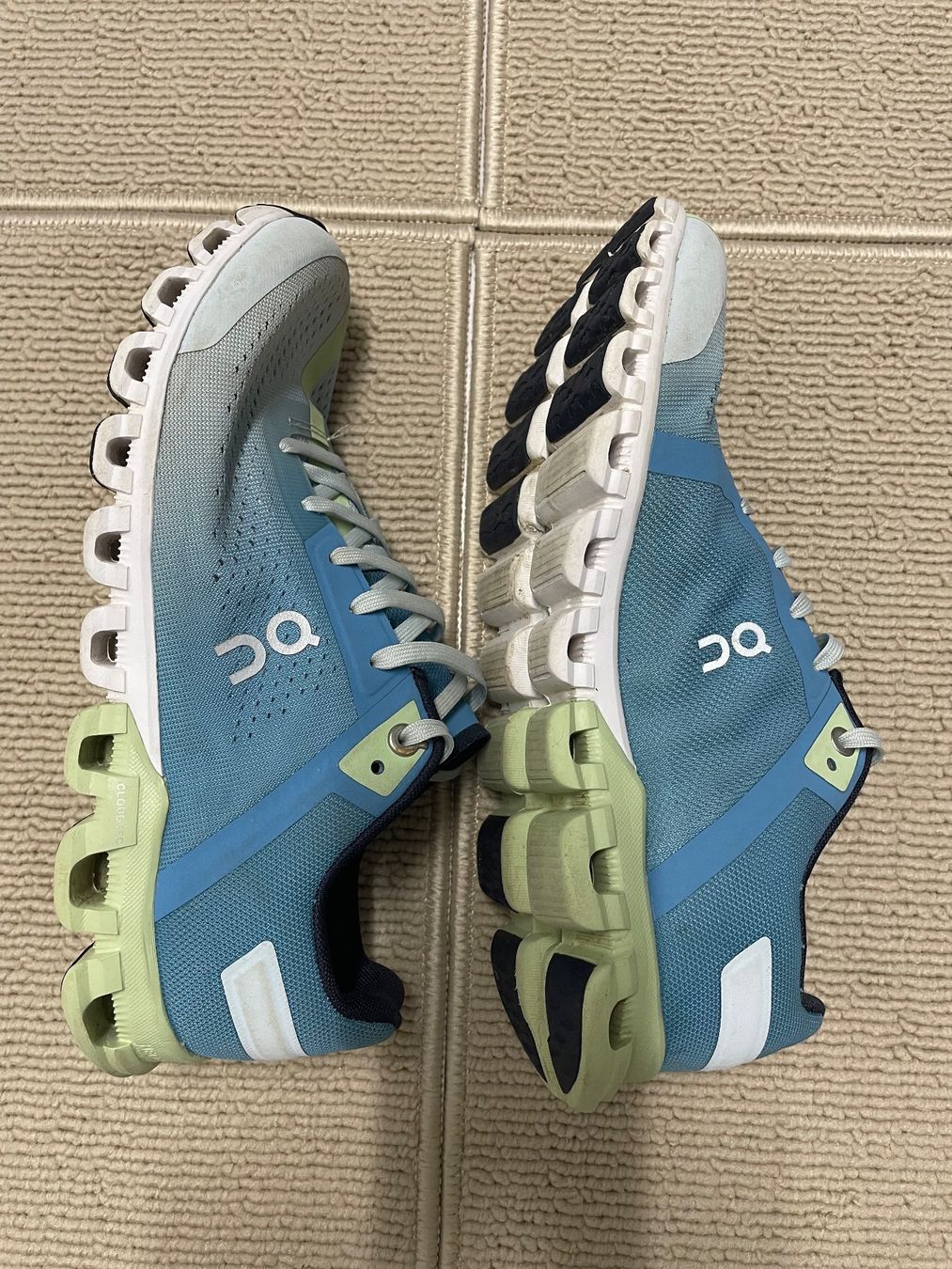 On Scarpe da donna: Gebrauchte ON Schuhe blau – Usato da Schaffhausen venduto da kon_9tj8 2