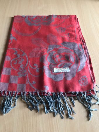 Warmer Herbst Schal, Cashmere, rot mit Blumenmuster Top!
