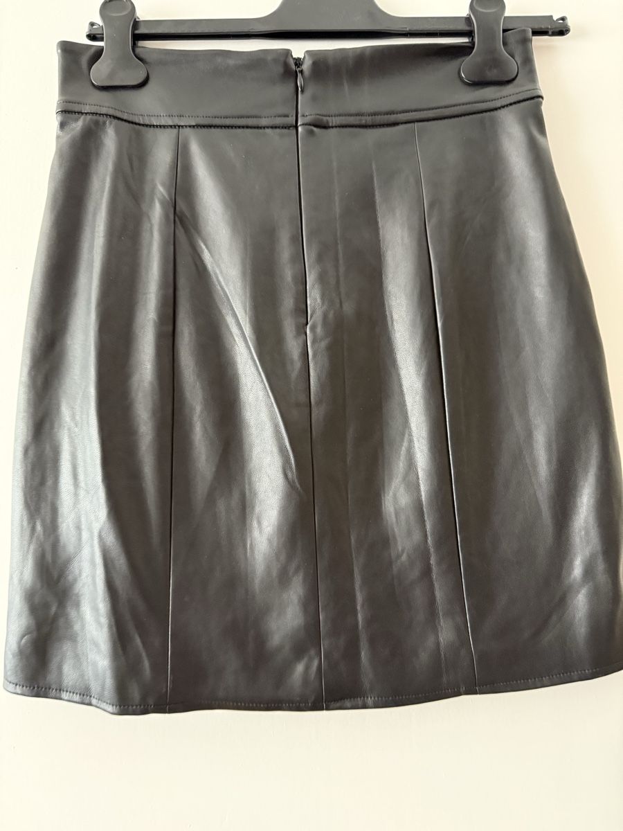 Gonne: Guess – Usato da visp venduto da Kmemo1 1