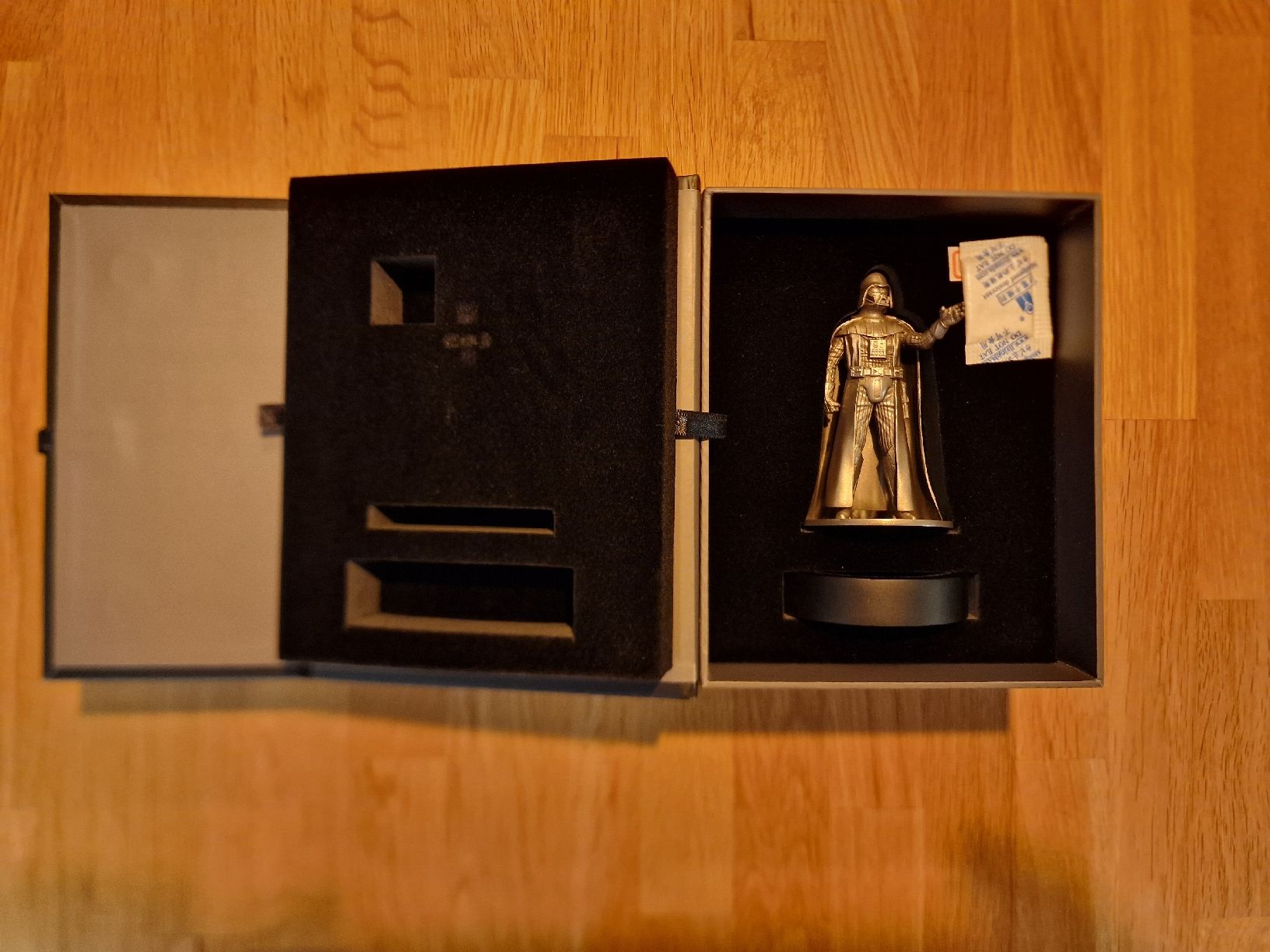 Tutti le monete: New Zealand Mint Star Wars Silver Miniatures Bundle – Nuovo e nell'imballaggio originale da Zürich venduto da helveticum_turicum 2
