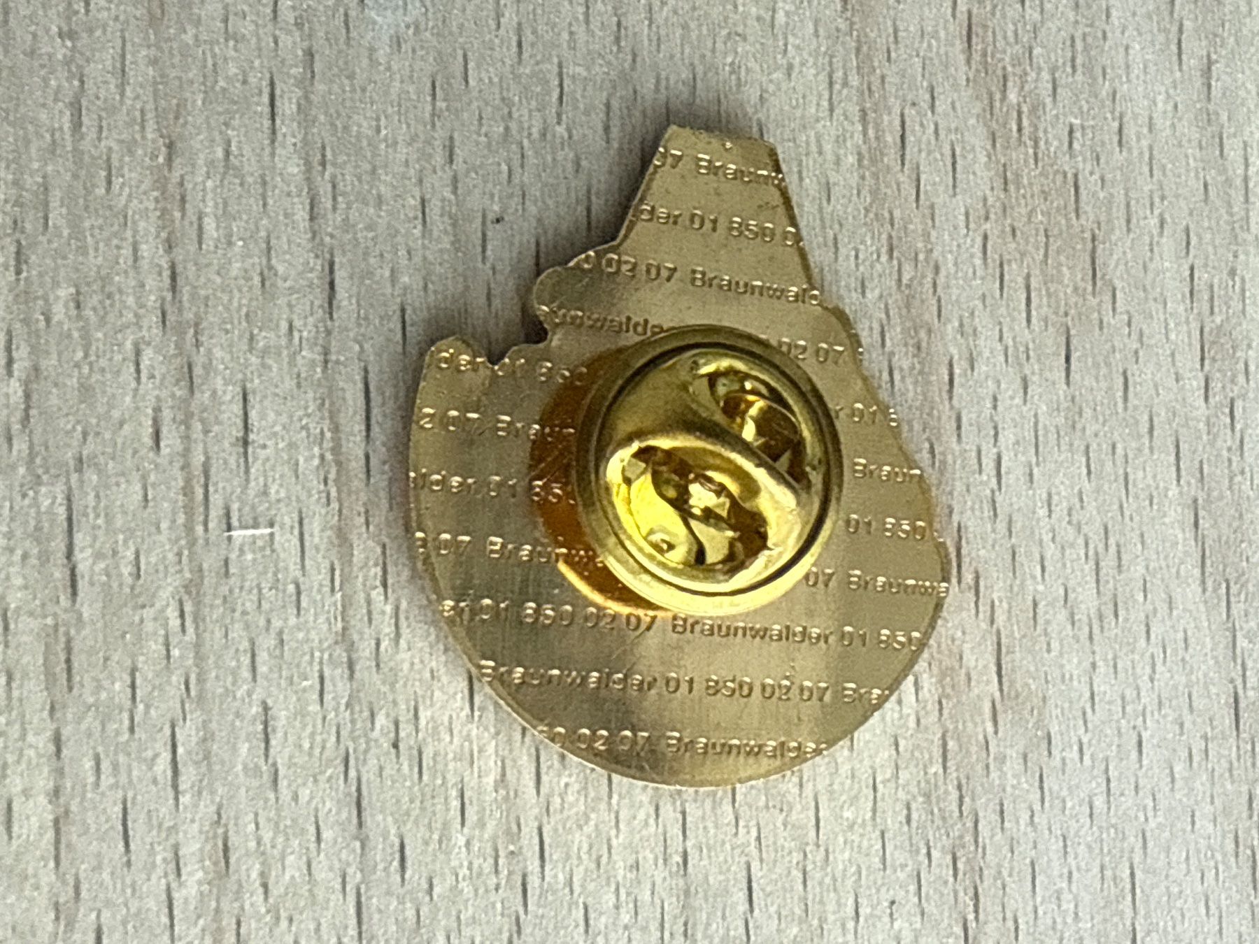 Placchette & Badge: Pin Robert Aebi Regensdorf – Usato da Glattbrugg venduto da Schweigmatt 1