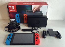 Nintendo Switch Console - with original box+screen protector