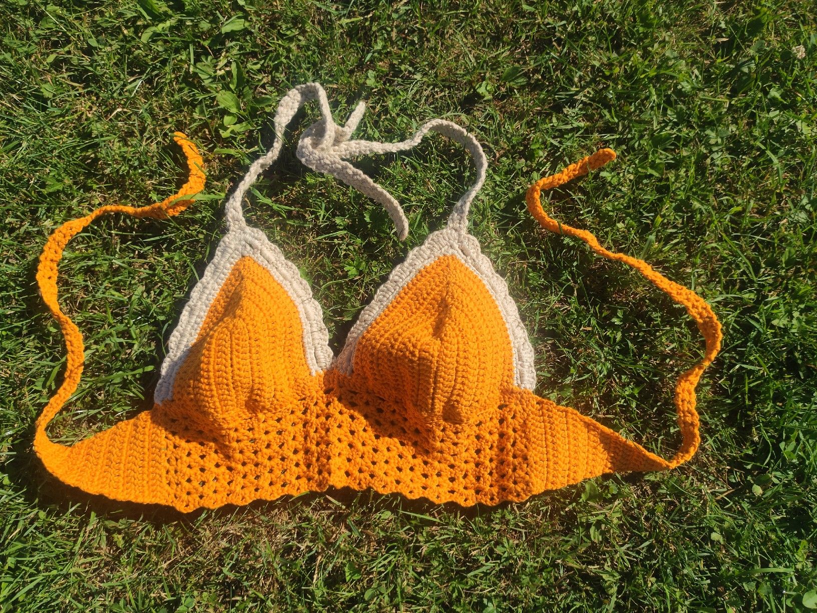 Top: Gehäkeltes Bikini-Oberteil, Senfgelb, neu – Usato da Recherswil venduto da fashionTrash 2