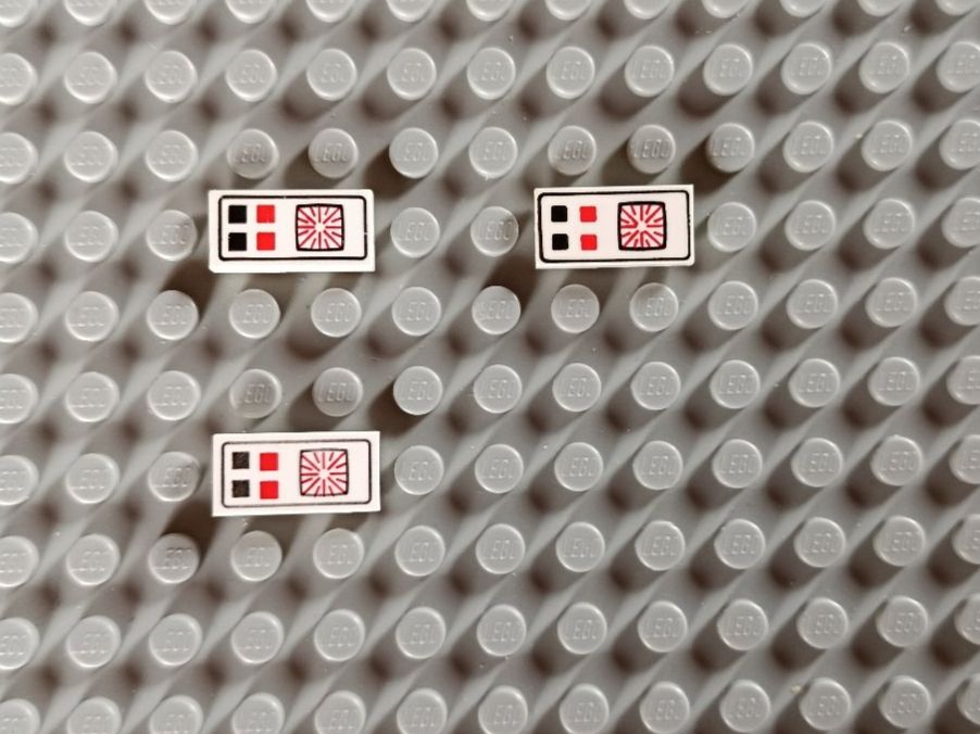 Lego Kit di costruzioni: LEGO Space - Bedruckte Fliesen Computer 1x2 - 3069p25 – Usato da Muhen venduto da Legoholic