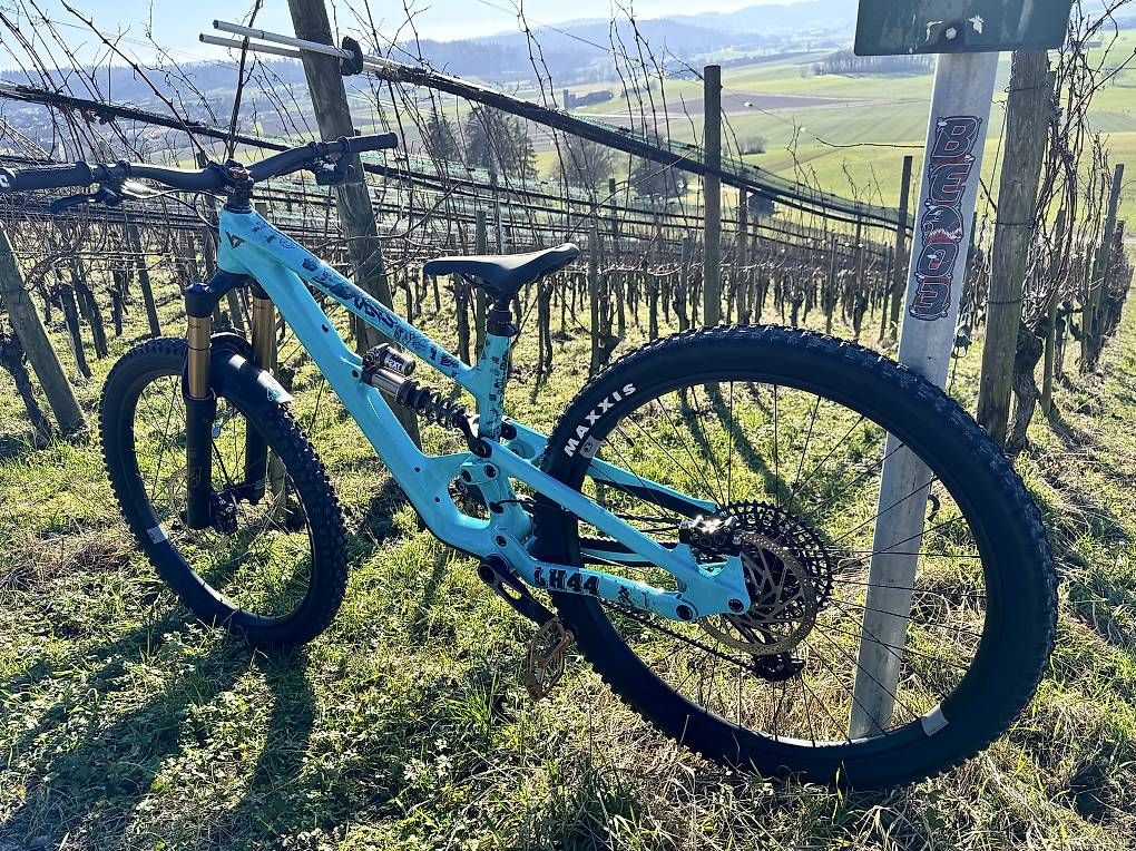 YT Velos: YT Capra Core 4 carbon,2024, Grösse M – Gebraucht aus Winterthur von Jose_9ff 1