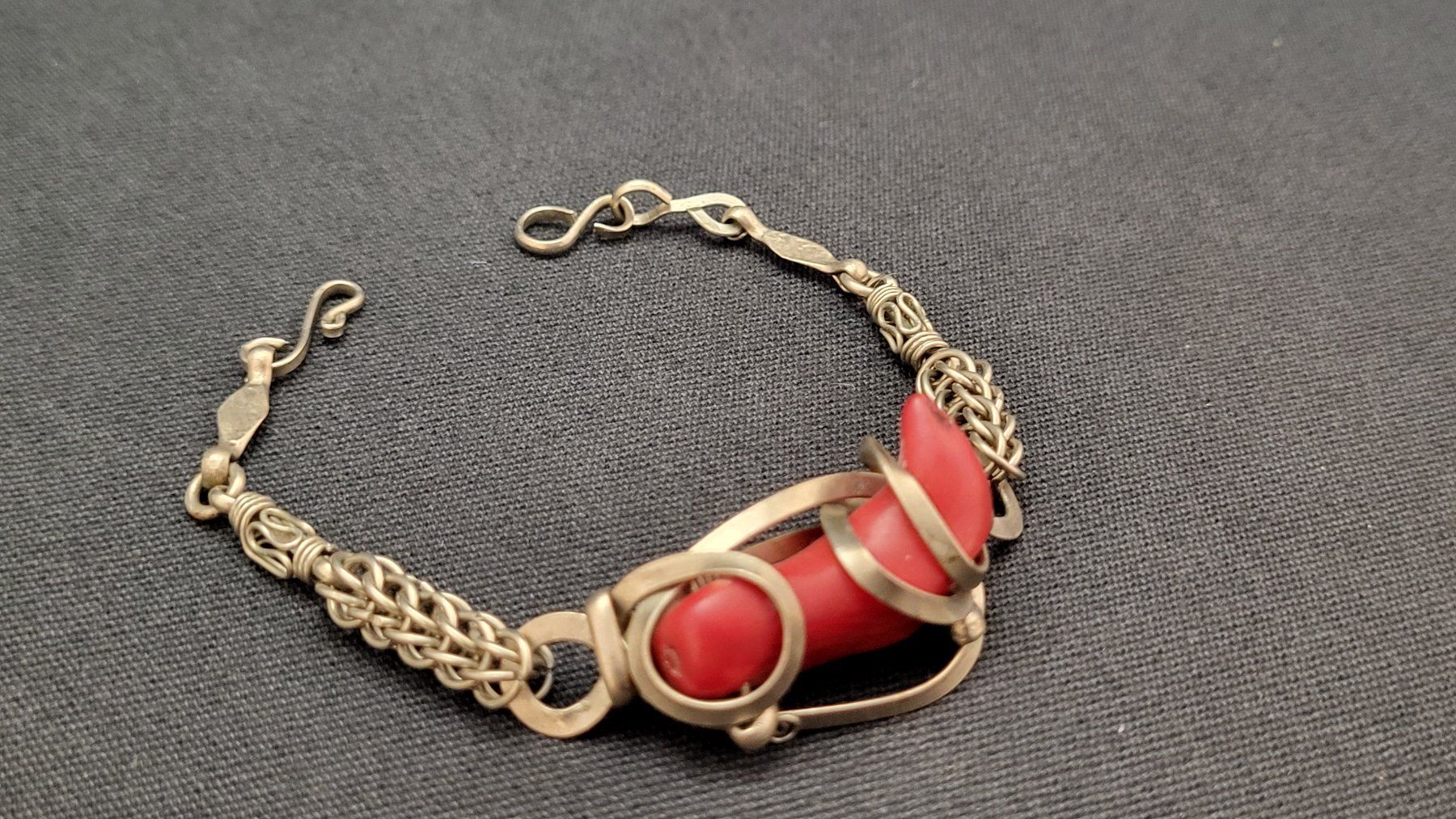 Bracelets: Armband mit Koralle – D'occasion à Basel par spinne02
