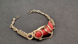 Armband mit Koralle